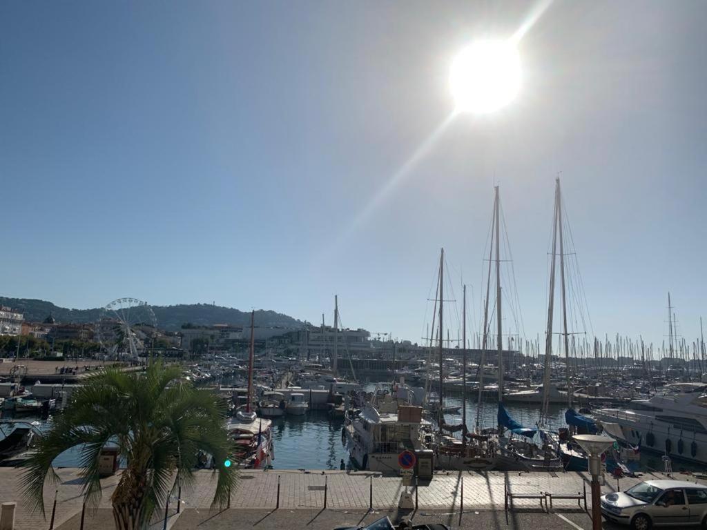 Cannes Old Port, Seafront & Seaview, Yacht Show Port Exterior photo